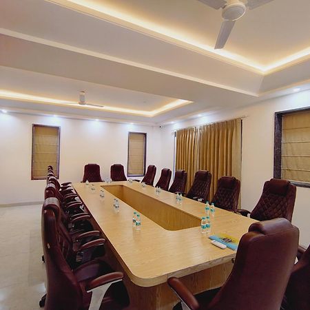 Hotel Elite 32 Avenue - Near Google Building Ґурґаон Екстер'єр фото
