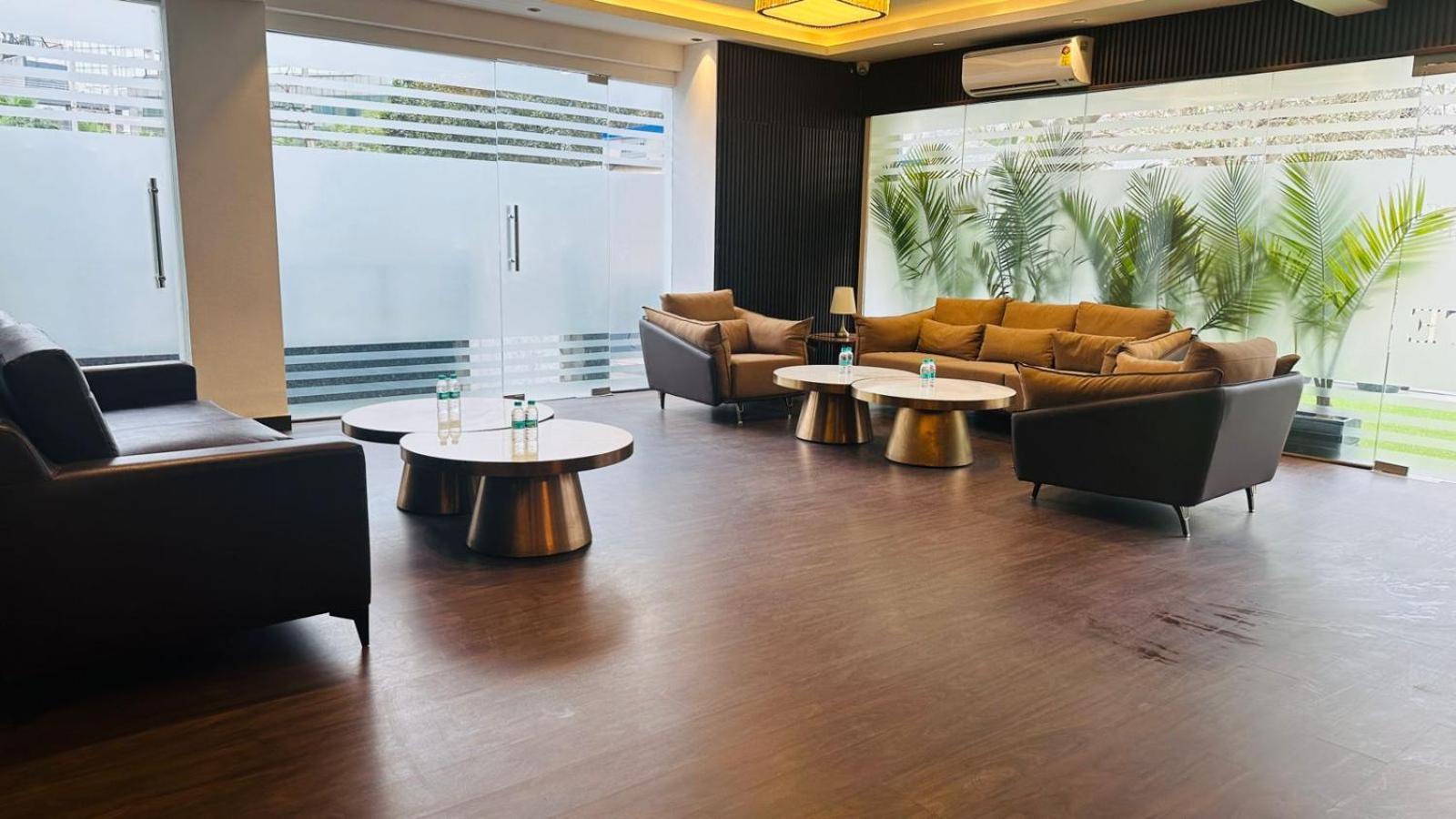 Hotel Elite 32 Avenue - Near Google Building Ґурґаон Екстер'єр фото